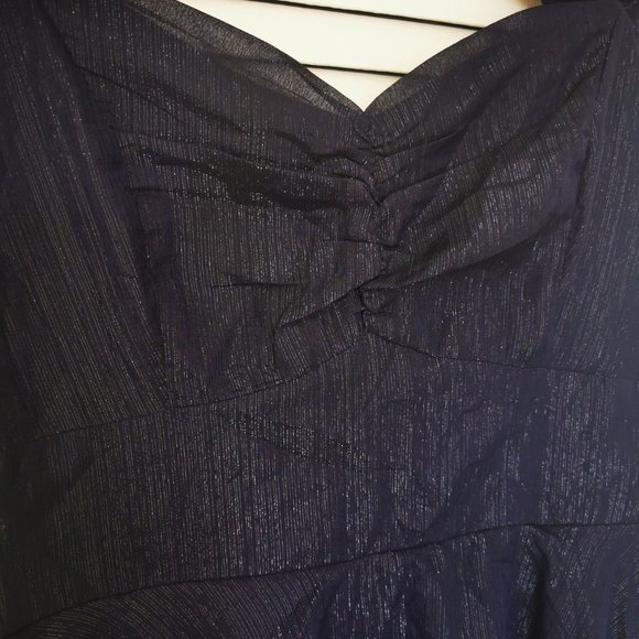 Formal dress - Picture 4 of 6